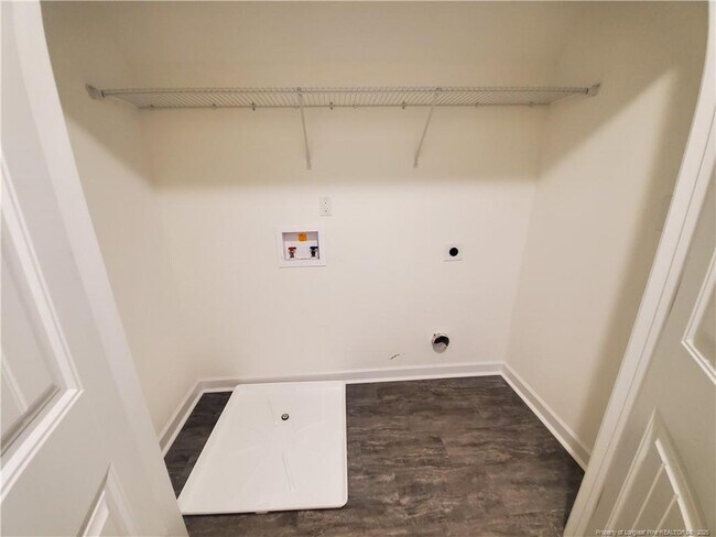 Building Photo - 1717 Cherrypoint Dr