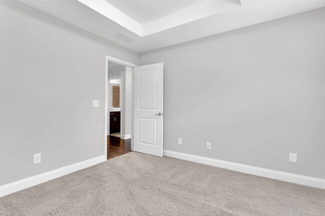 Building Photo - Stunning Executive Townhome in Gated Brook...