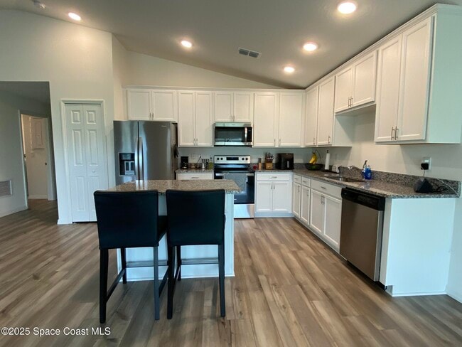 Building Photo - 1186 Dania Cir