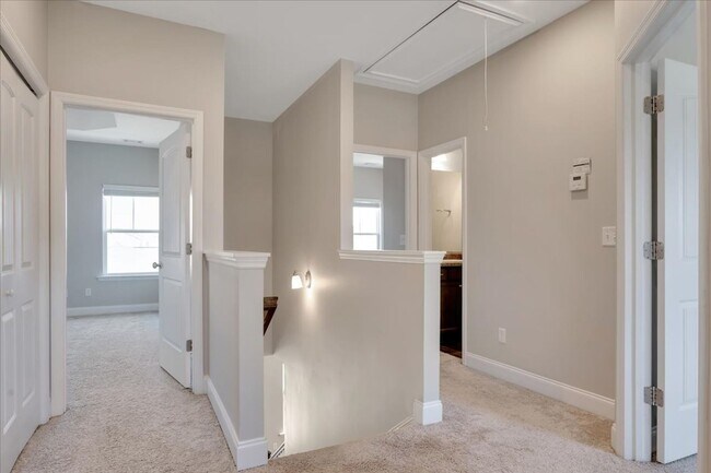 Building Photo - MOVE IN READY BY AUG - 1 -2026