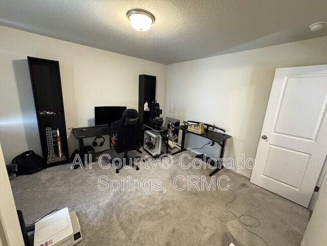 Building Photo - 7421 Marbled Wood Pt