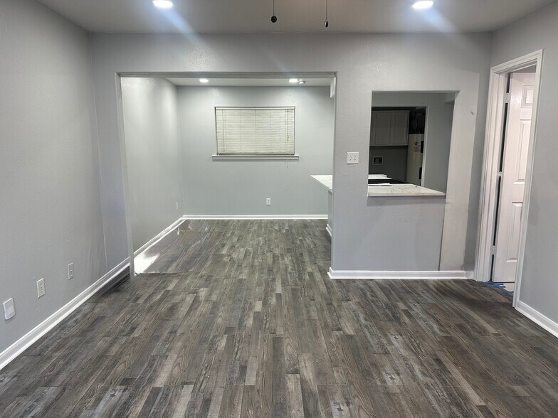 Building Photo - 6434 Tadlock Ln