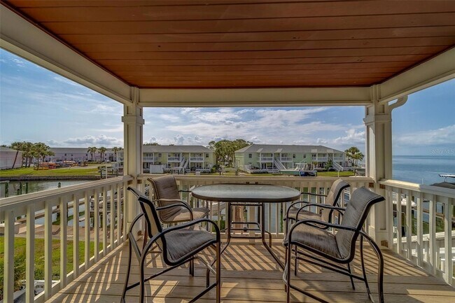 Building Photo - 5196 Beach Dr SE