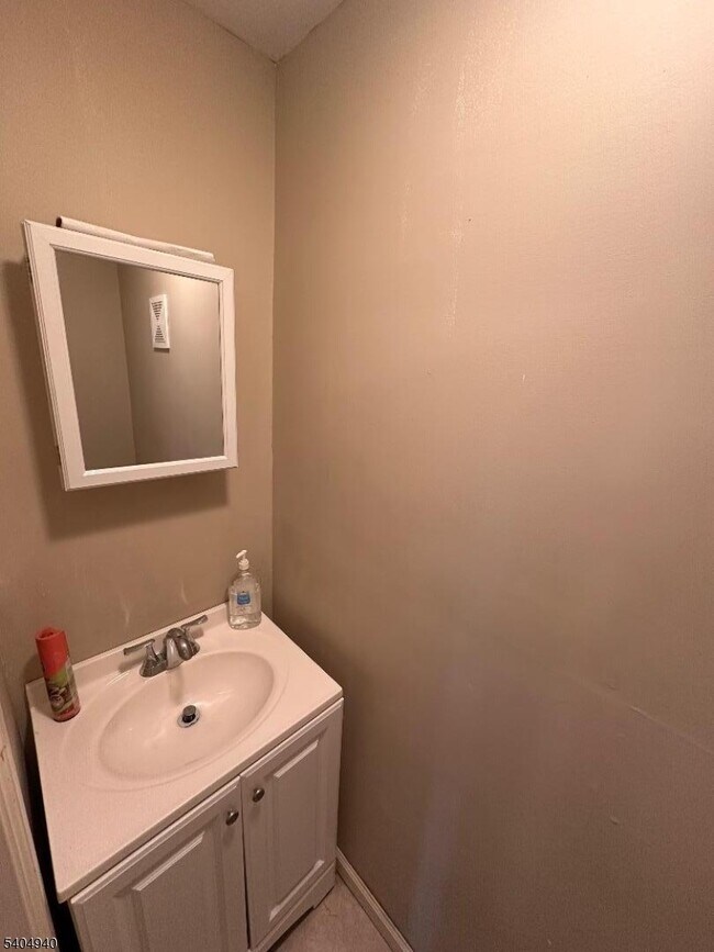 Building Photo - 956 Lafayette St