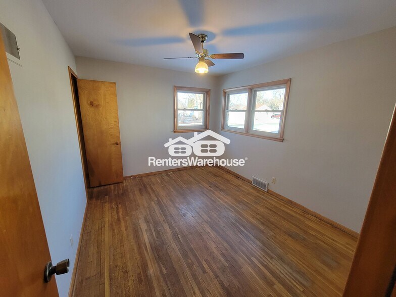 Building Photo - 401 2nd Ave SW