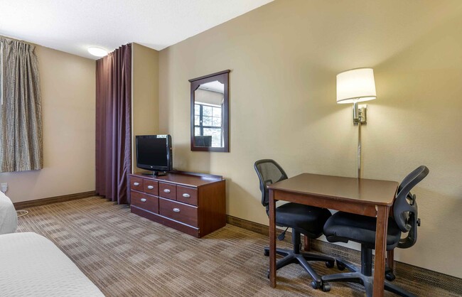 Building Photo - Furnished Studio-Fayetteville - Springdale