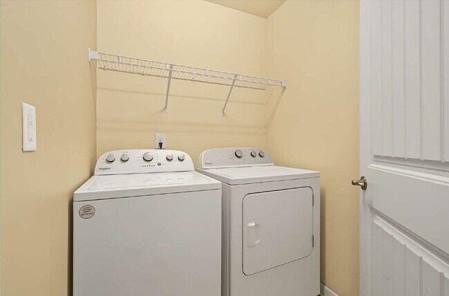 Building Photo - 3-Bed Townhome in Brier Creek