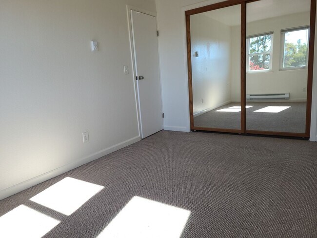 Building Photo - S.55th Street 1520