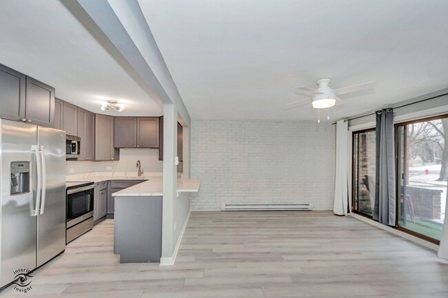 Building Photo - 7302 Blackstone Ave