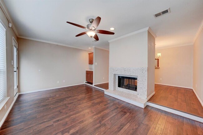 Building Photo - 2277 S Kirkwood Rd