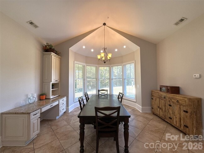 Building Photo - 13931 Thompson Rd