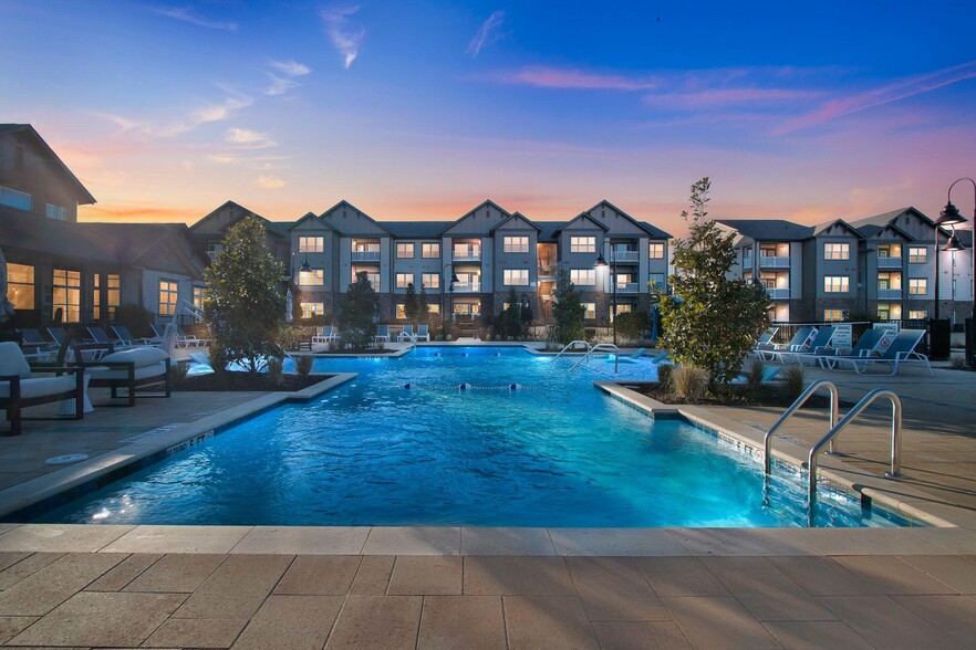 Primary Photo - The View on Canton Apartments