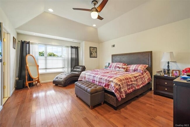 Building Photo - 10 Silas Seaman St