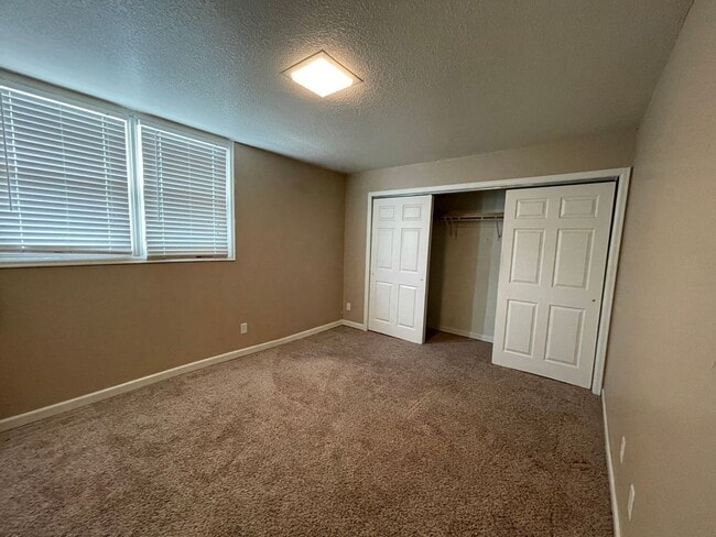 Building Photo - WALK TO STADIUM! CLOSE TO CAMPUS!