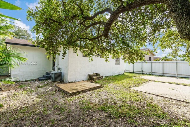 Building Photo - 2443 NW 55th St