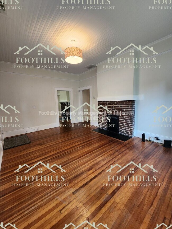 Building Photo - 1208 W Whitner St