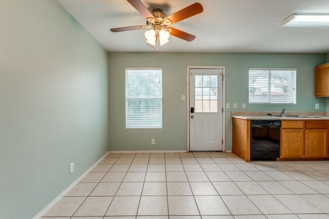 Building Photo - SINGLE-STORY 3-BEDROOM IN CIBOLO