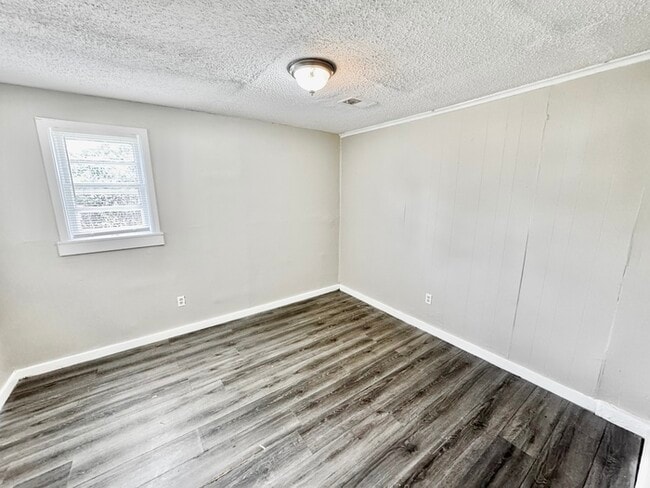 Building Photo - 1259 Newark Ave