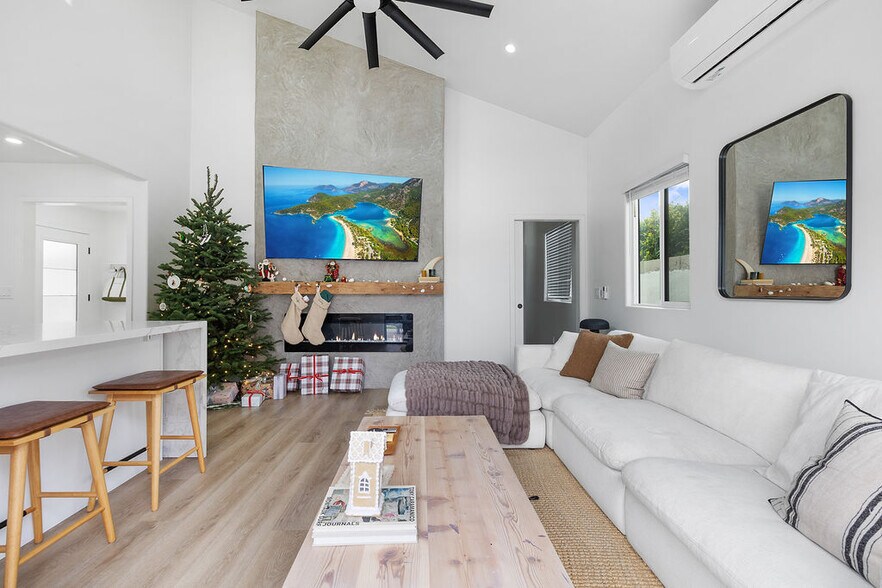 Building Photo - 236 Camellia Ln