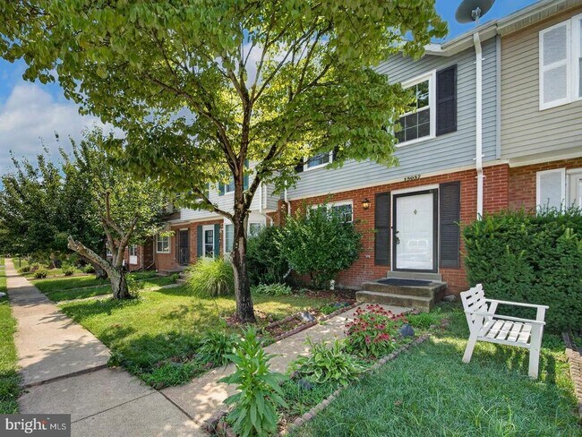 Building Photo - 15057 Cherrydale Dr