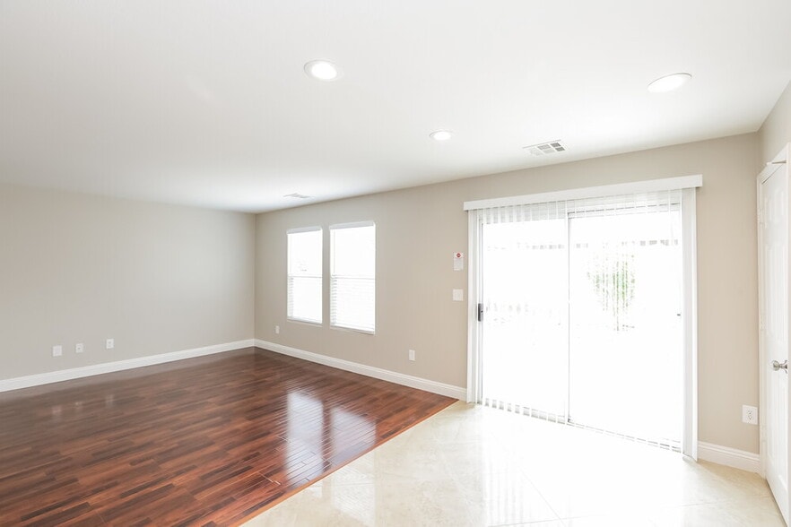 Building Photo - 11124 Verismo St