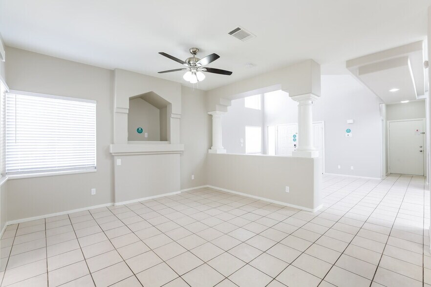 Building Photo - 8789 Wahine Ct