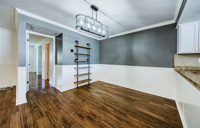 Building Photo - Beautiful 2 bed 2 bath in New Port Richey
