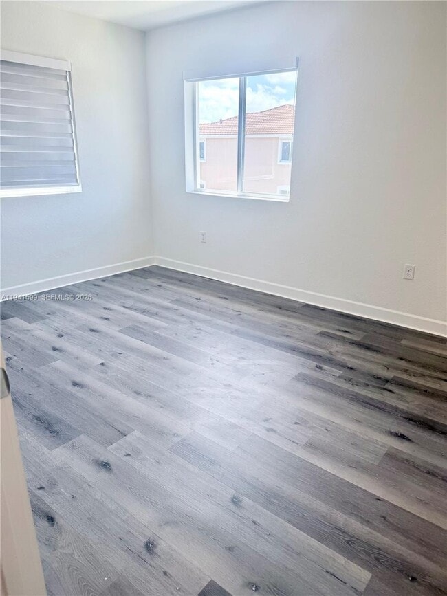 Building Photo - 2418 SE 10th St