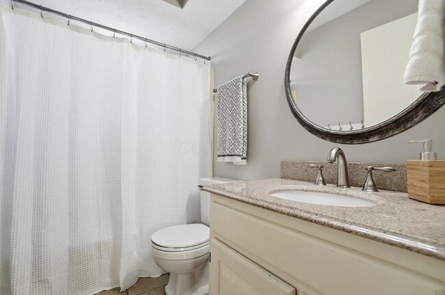 Building Photo - Spacious 4BR Home with Finished Basement & Fenced Yard in Olentangy Hills