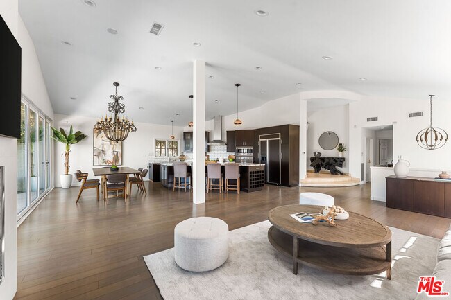 Building Photo - 3782 Berry Dr