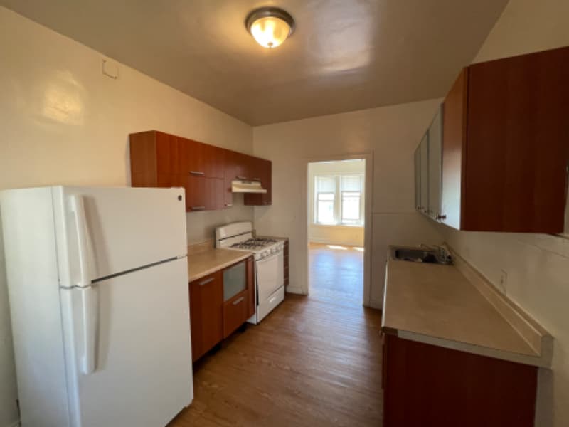 Building Photo - 832 S Austin Blvd