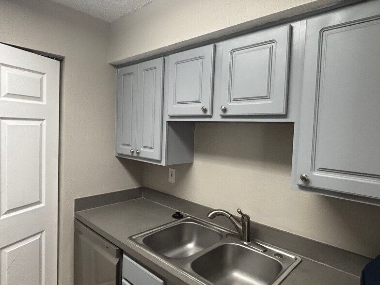 Building Photo - 3732 Idlebrook Cir