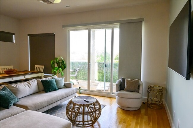 Building Photo - 4618 Nichols St