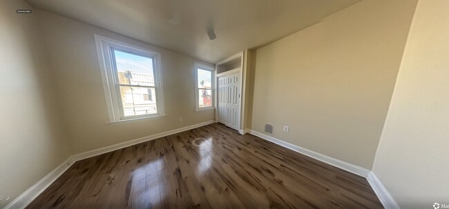 Building Photo - Modern Comfort Meets South Philly Charm