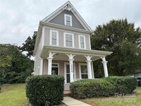 Building Photo - 3206 Hiram St