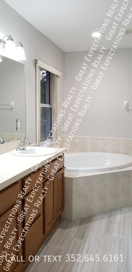 Building Photo - 6499 N Airmont Dr