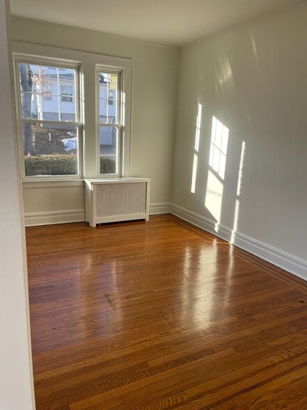 Building Photo - 38 Feiner Pl