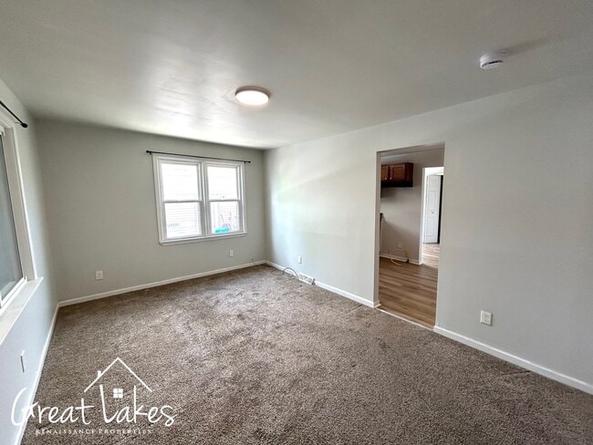 Building Photo - Beautiful 2 Bedroom 1 Bathroom now available for rent