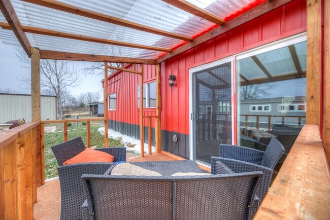 Building Photo - 6658 Bratton Rd