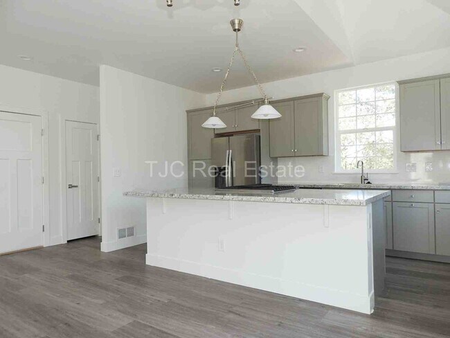 Building Photo - 6704 Ralston Rd