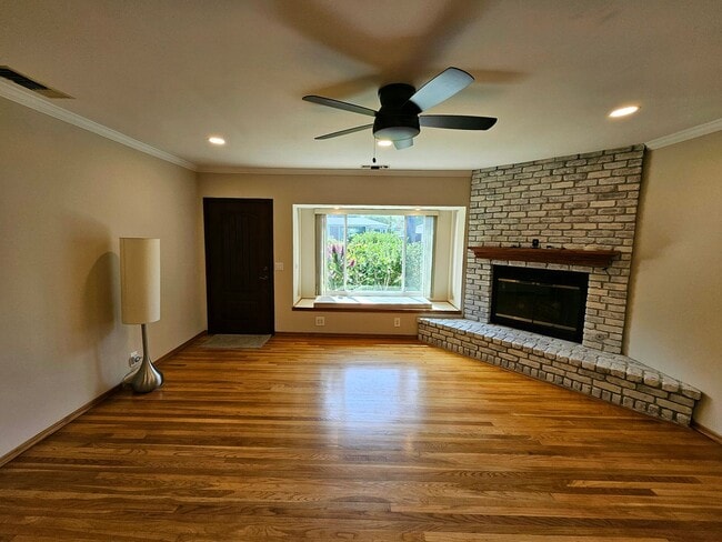 Building Photo - COMING SOON- Charming Single Family Home with Pool in Burbank