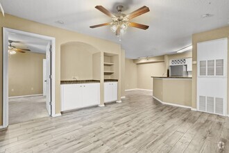 Building Photo - Bona Vista - 826 CW 104