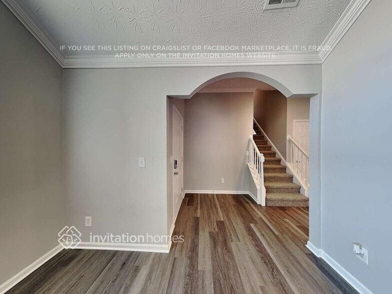 Building Photo - 2625 Fairstone Ave