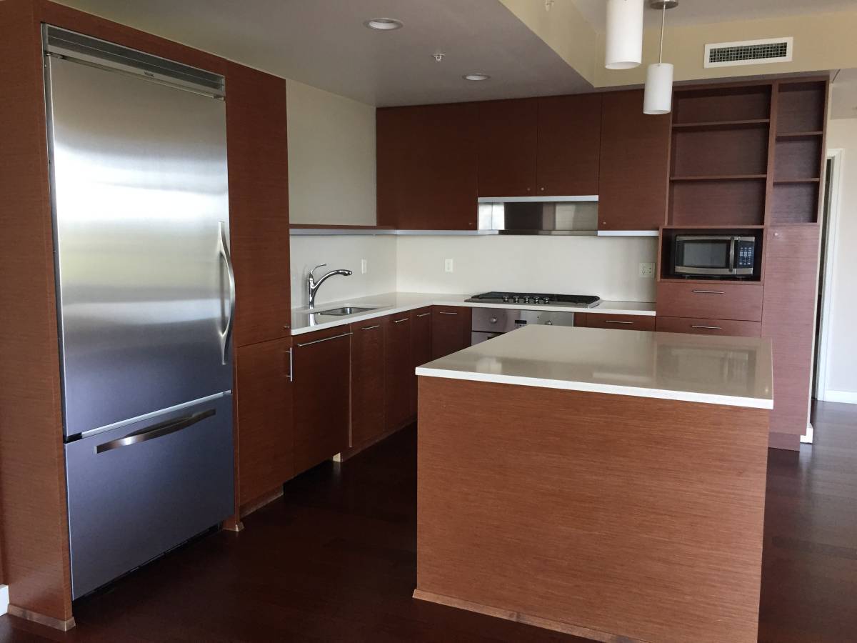 kitchen - 3601 S River Pky