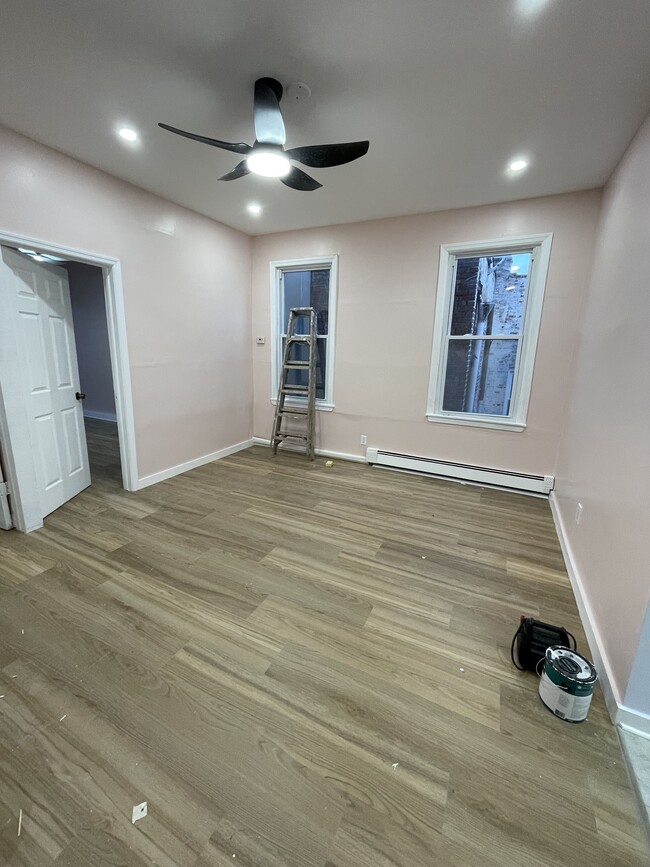 Livingroom/ Diningroom - 459 Springdale Ave