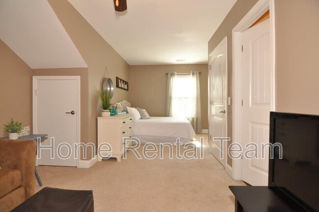 Building Photo - 156 Cottonham Ct