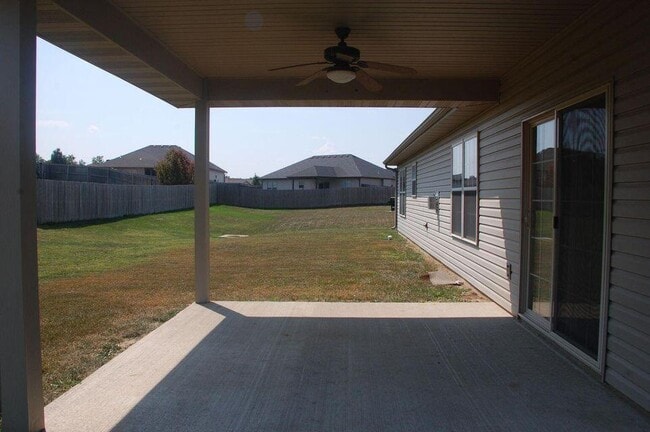 Building Photo - 3206 Elephant Dr