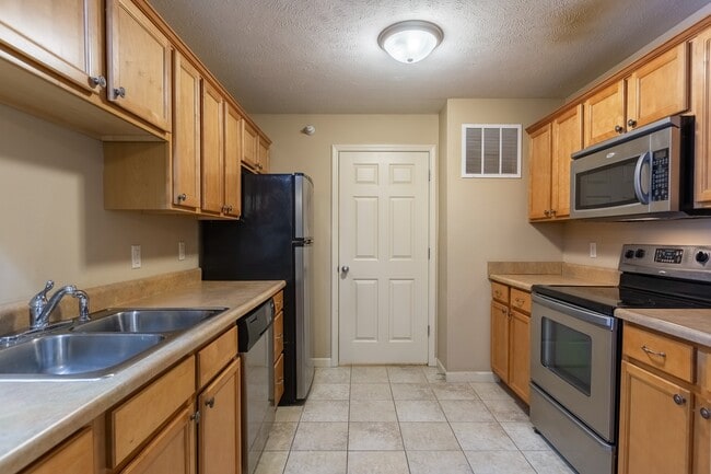 Floorplan - Square 131 - 4880 - 12 Plex