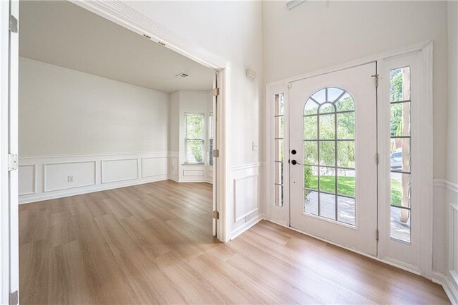 Building Photo - 715 Moonlight Way
