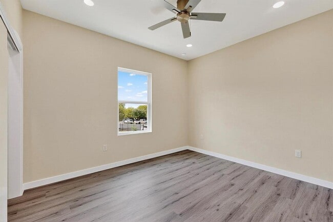 Building Photo - 6909 Wentworth Dr